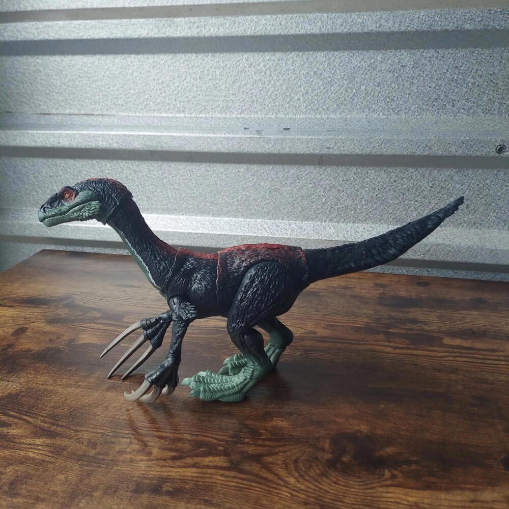 Jurassic World Dominion Sound Slashin Therizinosaurus Dinosaur Figure Toy Mattel
